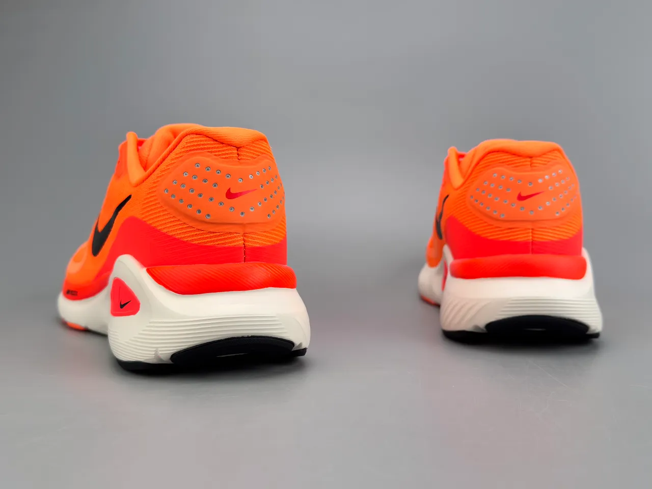 Nike Orange Black Mesh Upper Synthetic Overlays Running Shoes 6