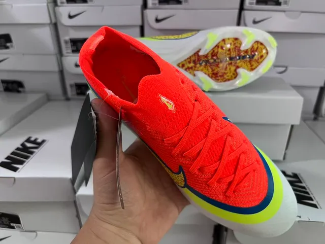 Nike Chaussures de Football Orange Vert Coupe Basse Upper en Maille Ajustement Dynamique Collar Sol Ferme 15