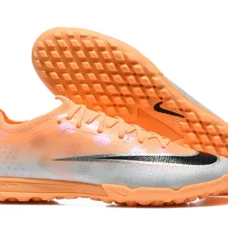 Nike Zapatillas de fútbol turf de corte bajo con empeine sintético naranja plata