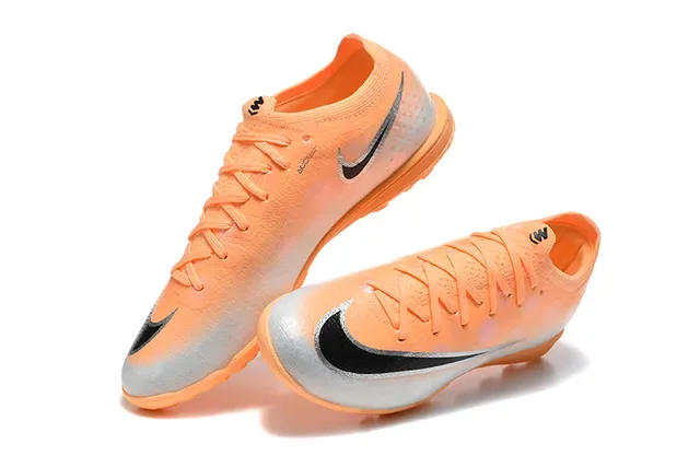 Nike Chaussures de football turf synthétiques orange argent coupe basse 2