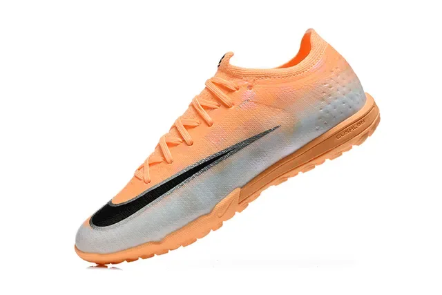 Nike Chaussures de football turf synthétiques orange argent coupe basse 4