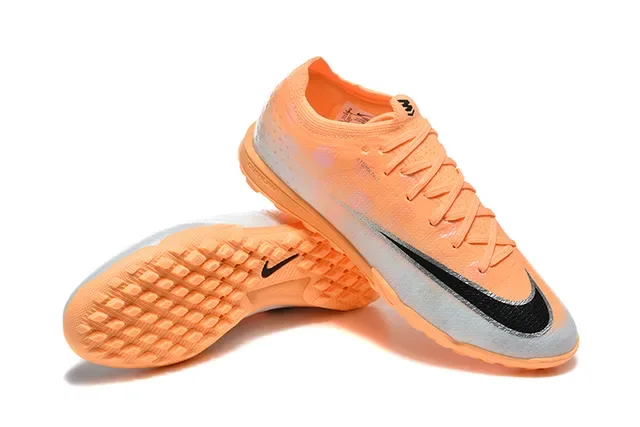 Nike Chaussures de football turf synthétiques orange argent coupe basse 7