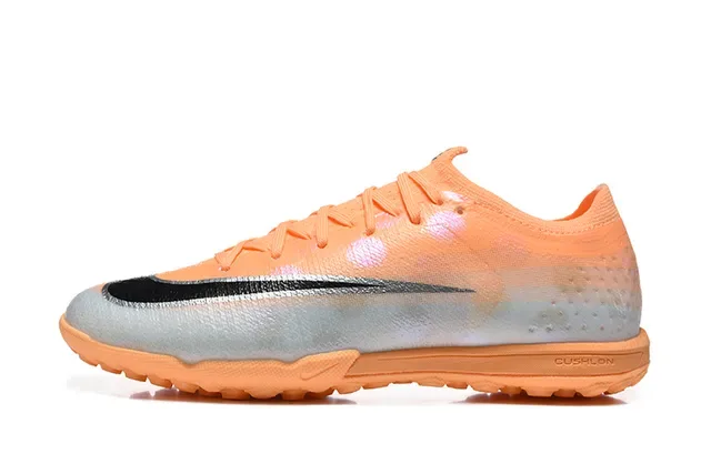 Nike Chaussures de football turf synthétiques orange argent coupe basse 10