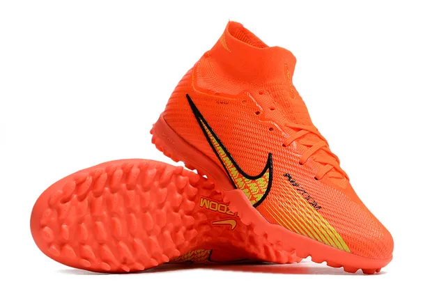 Nike Chaussures de football pour pelouse artificielle couleur orange et jaune avec upper en knit de type chaussette high-top avec collier de cheville 2