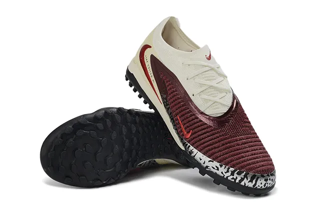 Nike Phantom GT Upper Tricot Beige Borgoña Texturisé Overlay Cage Maroon Chaussures de Football Turf 3