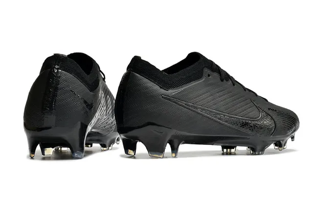 Nike Phantom GT Chaussures de football Noir pour terrain ferme 7
