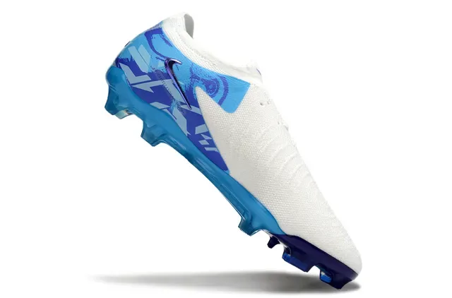 Nike Phantom GT أحذية كرة القدم Firm-Ground أبيض وأزرق Knit Upper رسم بياني iridescent 2