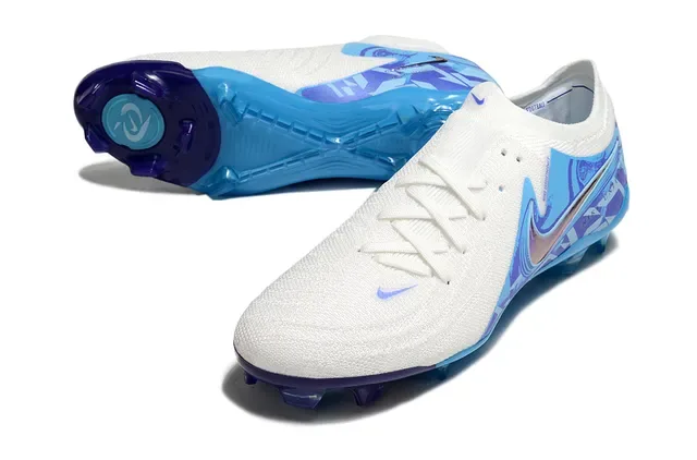 Nike Phantom GT أحذية كرة القدم Firm-Ground أبيض وأزرق Knit Upper رسم بياني iridescent 4