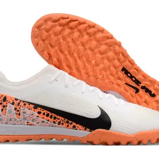 Nike Phantom GT सफेद नारंगी कम कट सिंथेटिक अपर टेक्स्चर्ड निट टो टर्फ फुटबॉल जूते