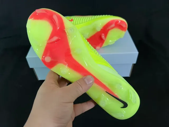 Nike Phantom GT হলুদ লাল বোনা উপরের অংশ অসমমিত লেসিং ফার্ম-গ্রাউন্ড সকারের জুতা 9