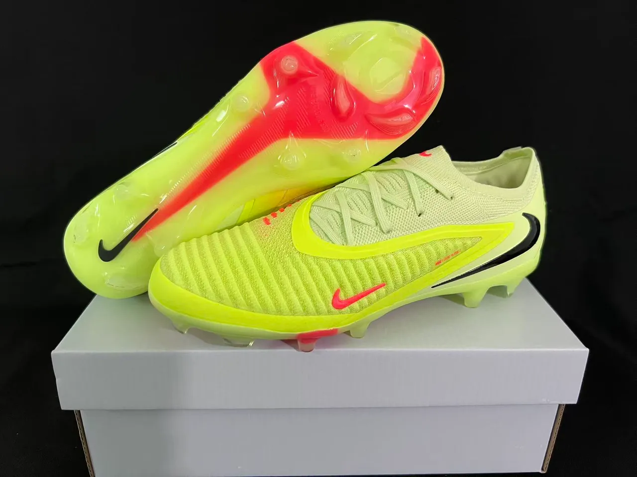 Nike Phantom GT হলুদ লাল বোনা উপরের অংশ অসমমিত লেসিং ফার্ম-গ্রাউন্ড সকারের জুতা 15