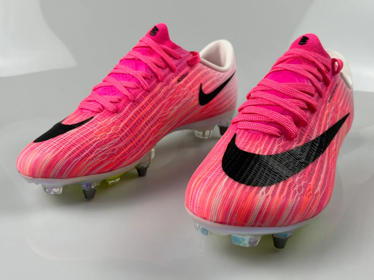Nike Pink Black Flyweave Upper Low-Cut Collar Firm-Ground Soccer Shoes 12
