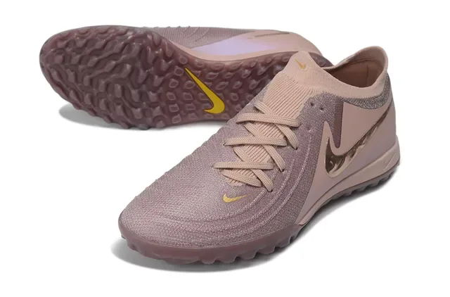 Nike Rose et Or Tricot Supérieur Swoosh Métallique Chaussures Football Turf 4