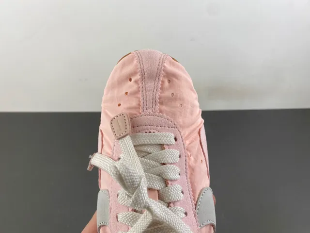 Nike Pink Gray Gathered Nylon Upper Perforated Toe Lifestyle Sneakers 5