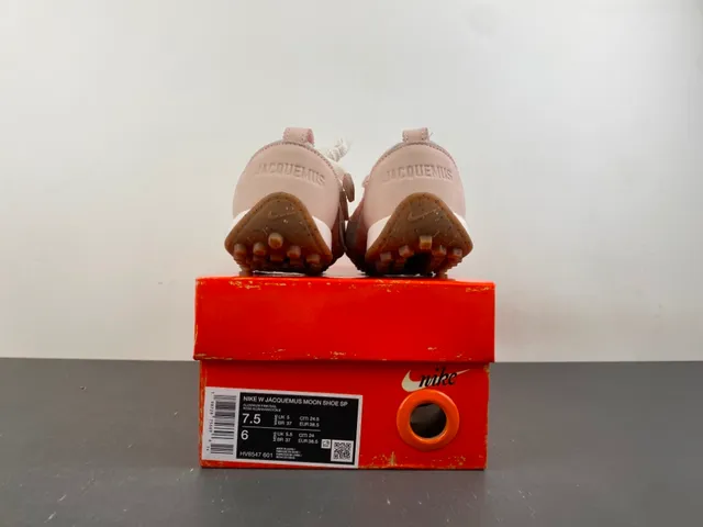 Nike Pink Gray Gathered Nylon Upper Perforated Toe Lifestyle Sneakers 17