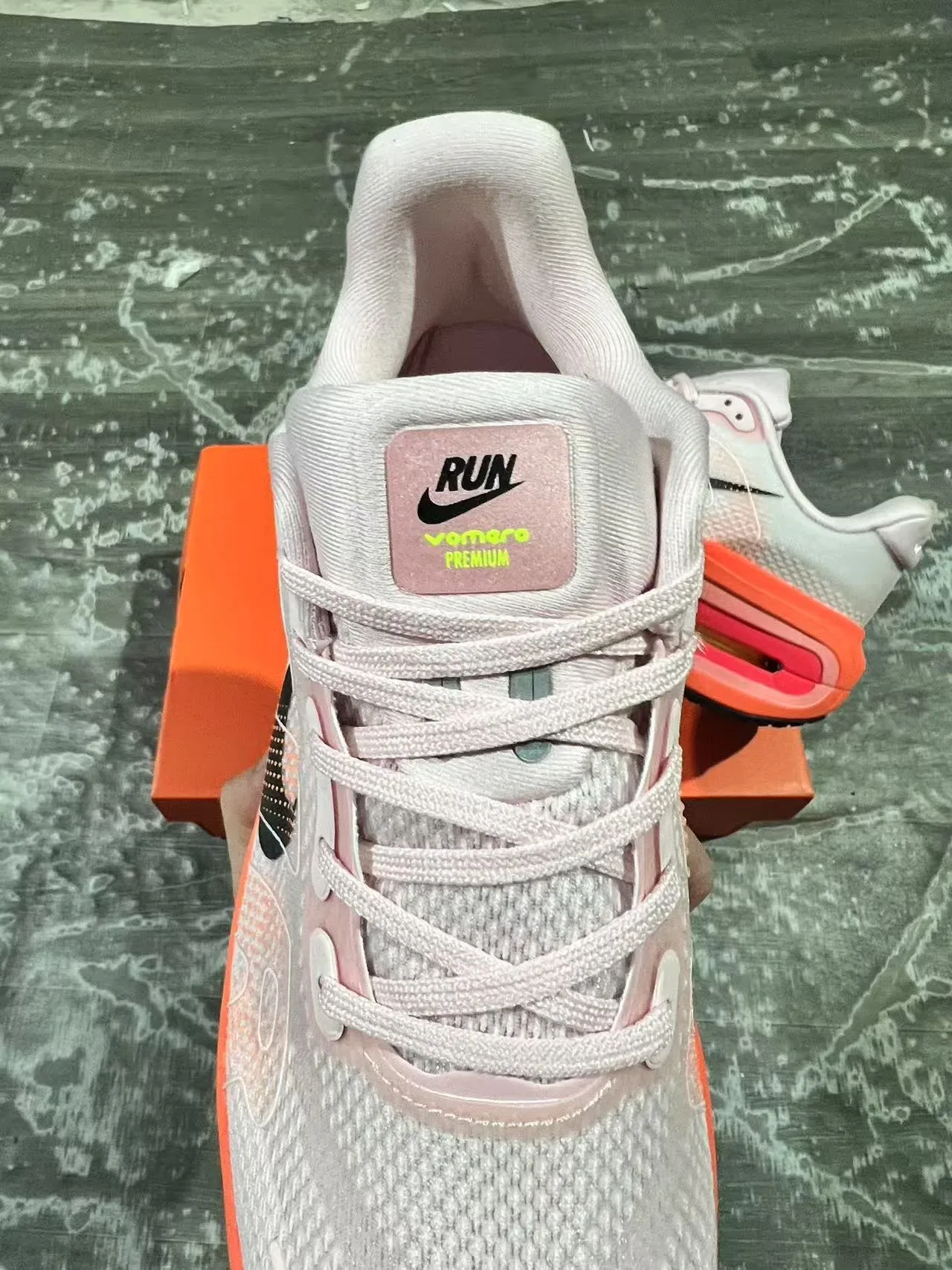 Chaussures Running Nike Rose Orange Upper Maille Tricotée Visible Full-Length Air Unit 8