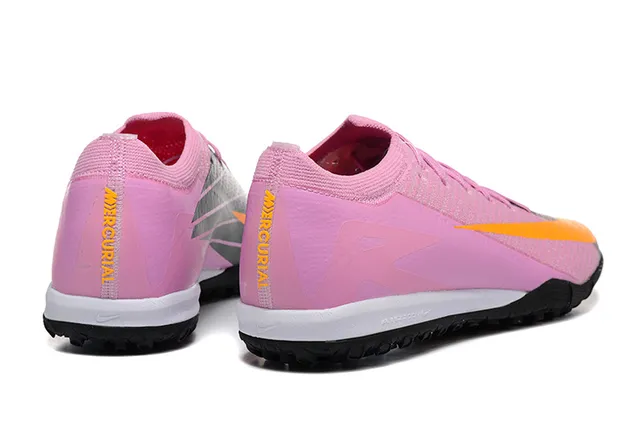 Nike أحذية كرة القدم على العشب باللون الوردي والبرتقالي منخفضة القطع ذات الجزء العلوي المحبوك والربط غير المنتظم 5