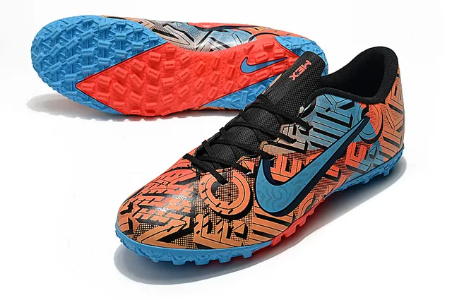 Nike Sapatos de futebol turf, corte baixo, upper sintético, cadarços assimétricos, rosa e prata 4