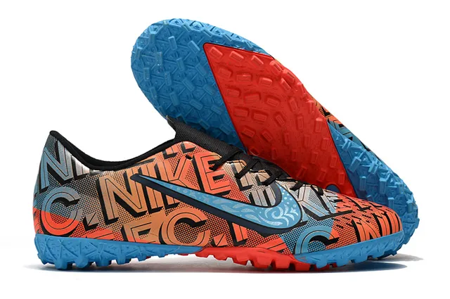 Nike Sapatos de futebol turf, corte baixo, upper sintético, cadarços assimétricos, rosa e prata 6