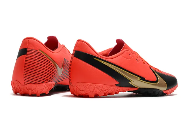 Nike Sapatos de futebol turf, corte baixo, upper sintético, cadarços assimétricos, rosa e prata 12