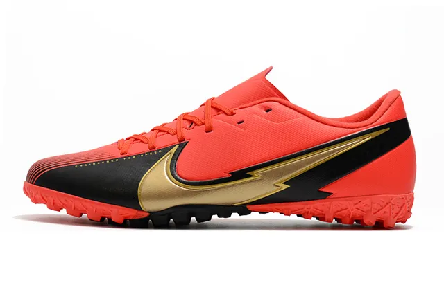 Nike Sapatos de futebol turf, corte baixo, upper sintético, cadarços assimétricos, rosa e prata 15