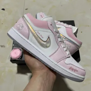 Nike Pink White Low-Top Colorblock Lifestyle Sneakers
