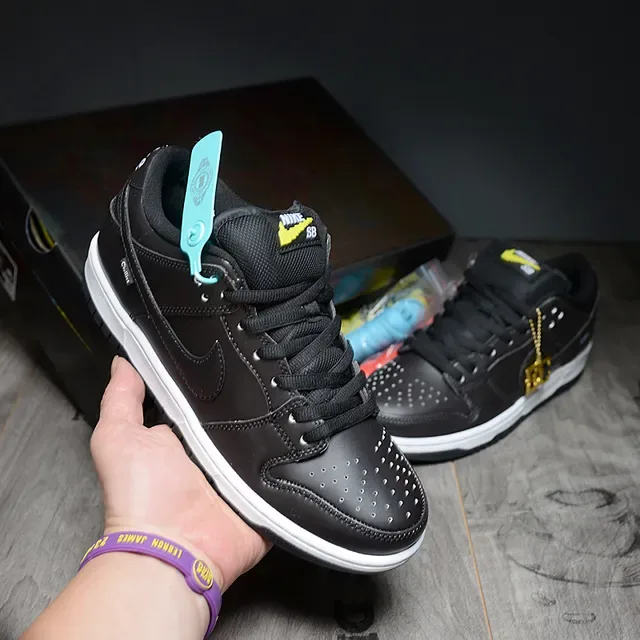 Nike SB Dunk Low Black White Skateboard Shoes 2