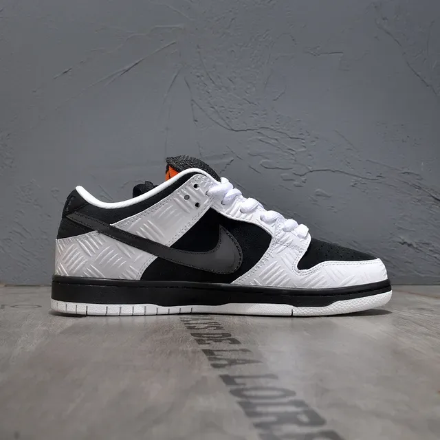 Nike SB Dunk Low Off-White Black and White Skateboard Shoes 6