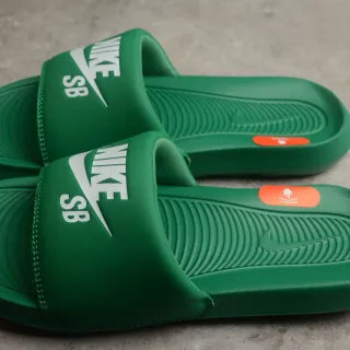 Nike SB Slide हरा सफेद नारंगी चप्पल