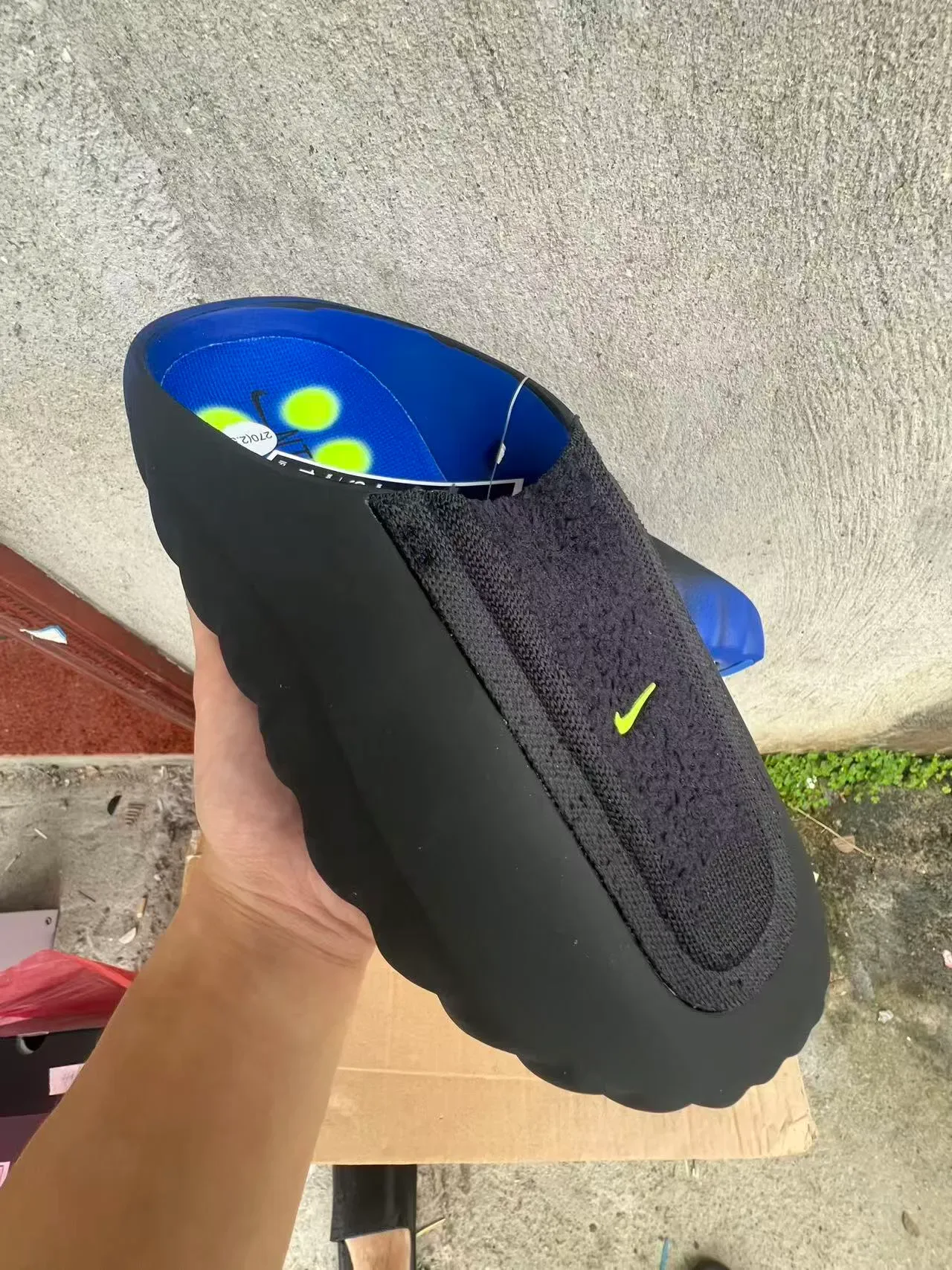 Nike Slide Black to Blue Gradient Lifestyle Sneakers 2