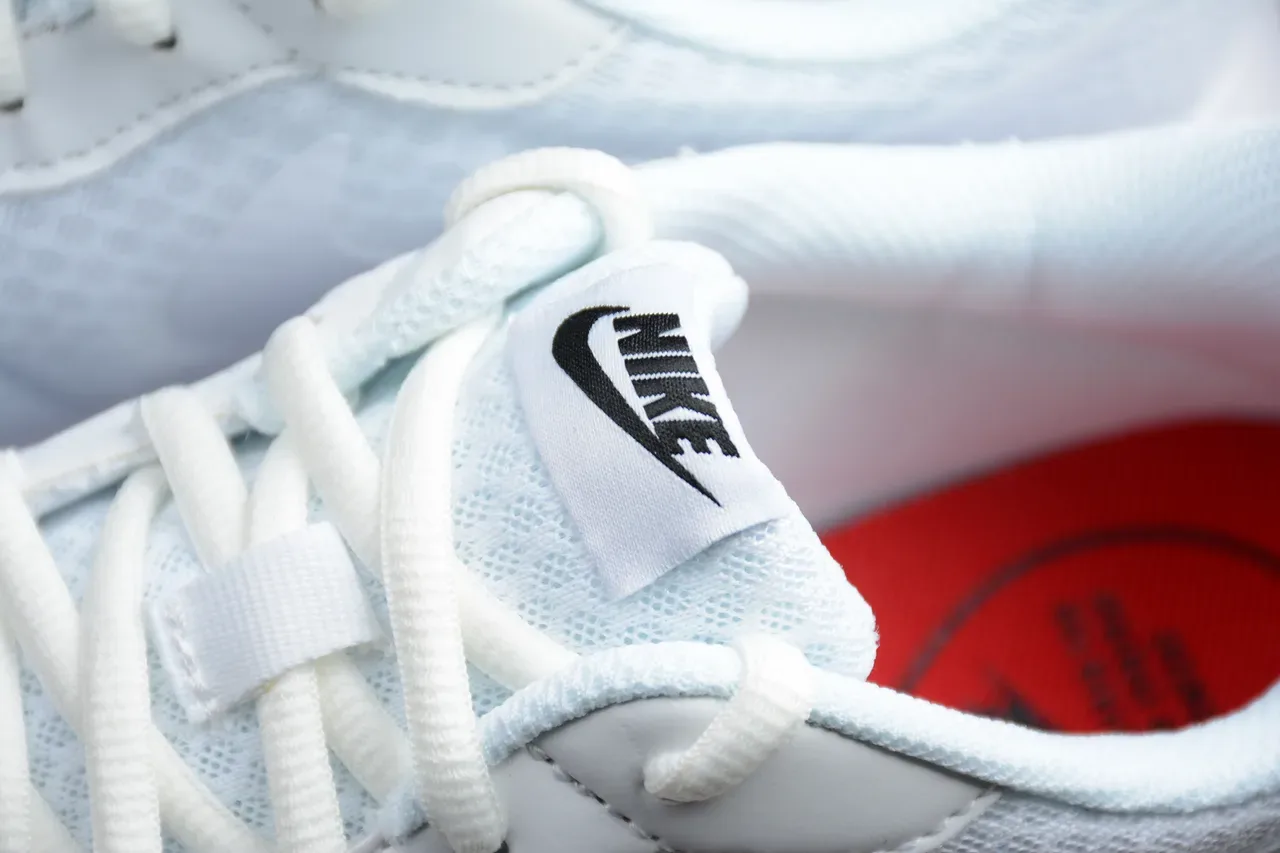 Nike Tanjun White Lifestyle Sneakers 6