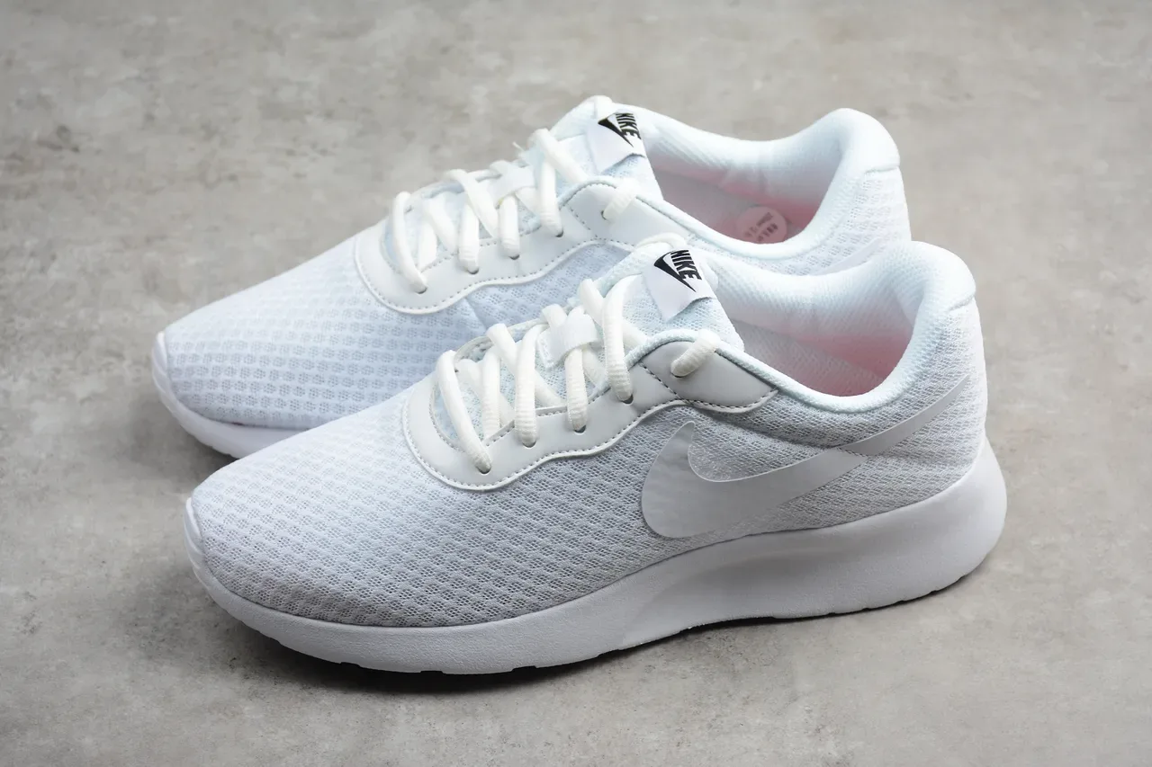 Nike Tanjun White Lifestyle Sneakers 8