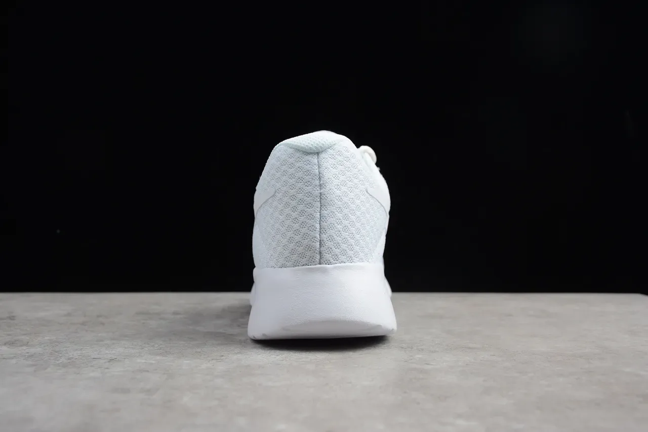 Nike Tanjun White Lifestyle Sneakers 9