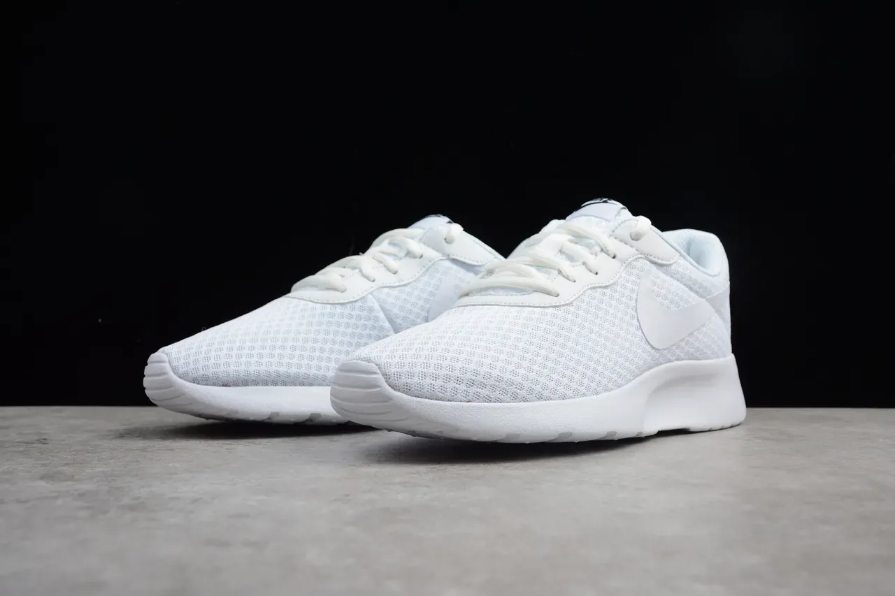 Nike Tanjun White Lifestyle Sneakers 13