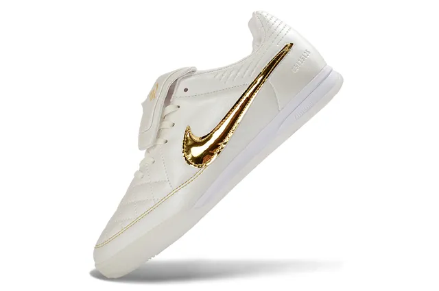 نايك تيمبو ليجند أحذية كرة القدم الداخلية جلد مقصوص أبيض ذهبي Swoosh معدني 3
