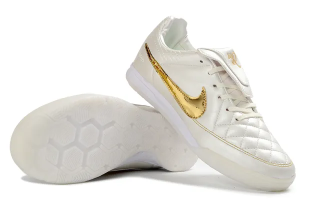 نايك تيمبو ليجند أحذية كرة القدم الداخلية جلد مقصوص أبيض ذهبي Swoosh معدني 4