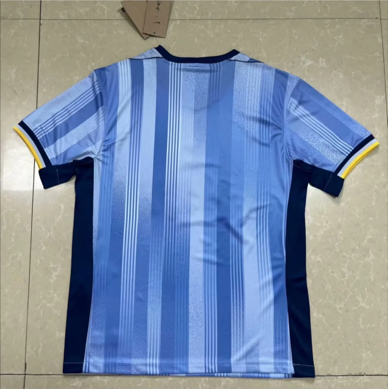 Nike Tottenham Hotspur Maillot extérieur Bleu marine rayé vertical col V 2