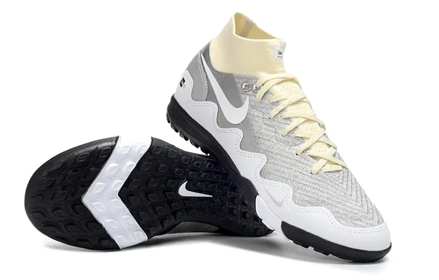 Nike Unite Turf blanches argentées crème Turf chaussures de football 3