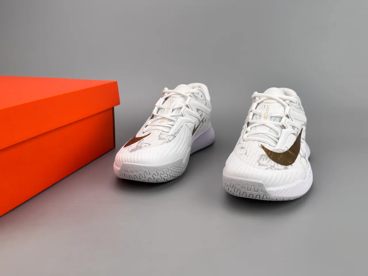 Nike Vaporwave White Gold Mesh Running Shoes 3