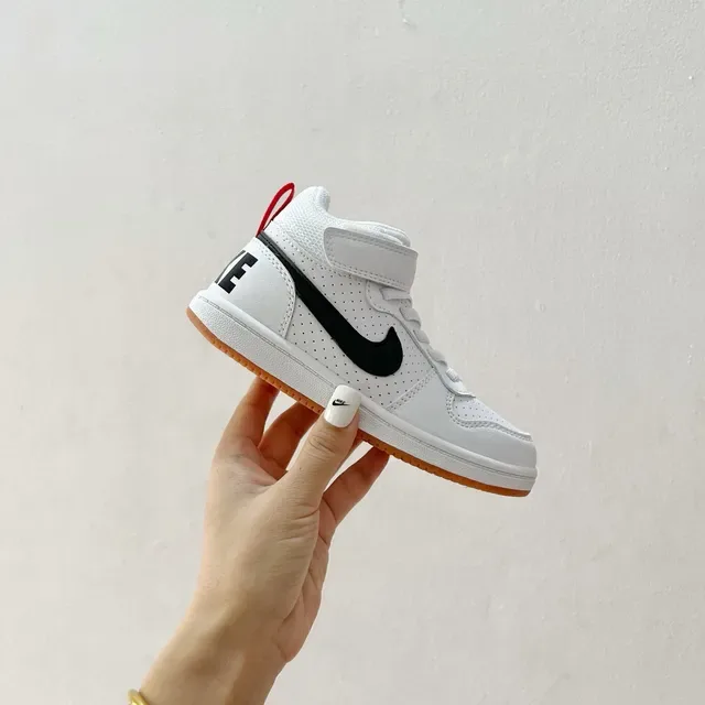 Nike White and Black High-Top Lifestyle Sneakers 19