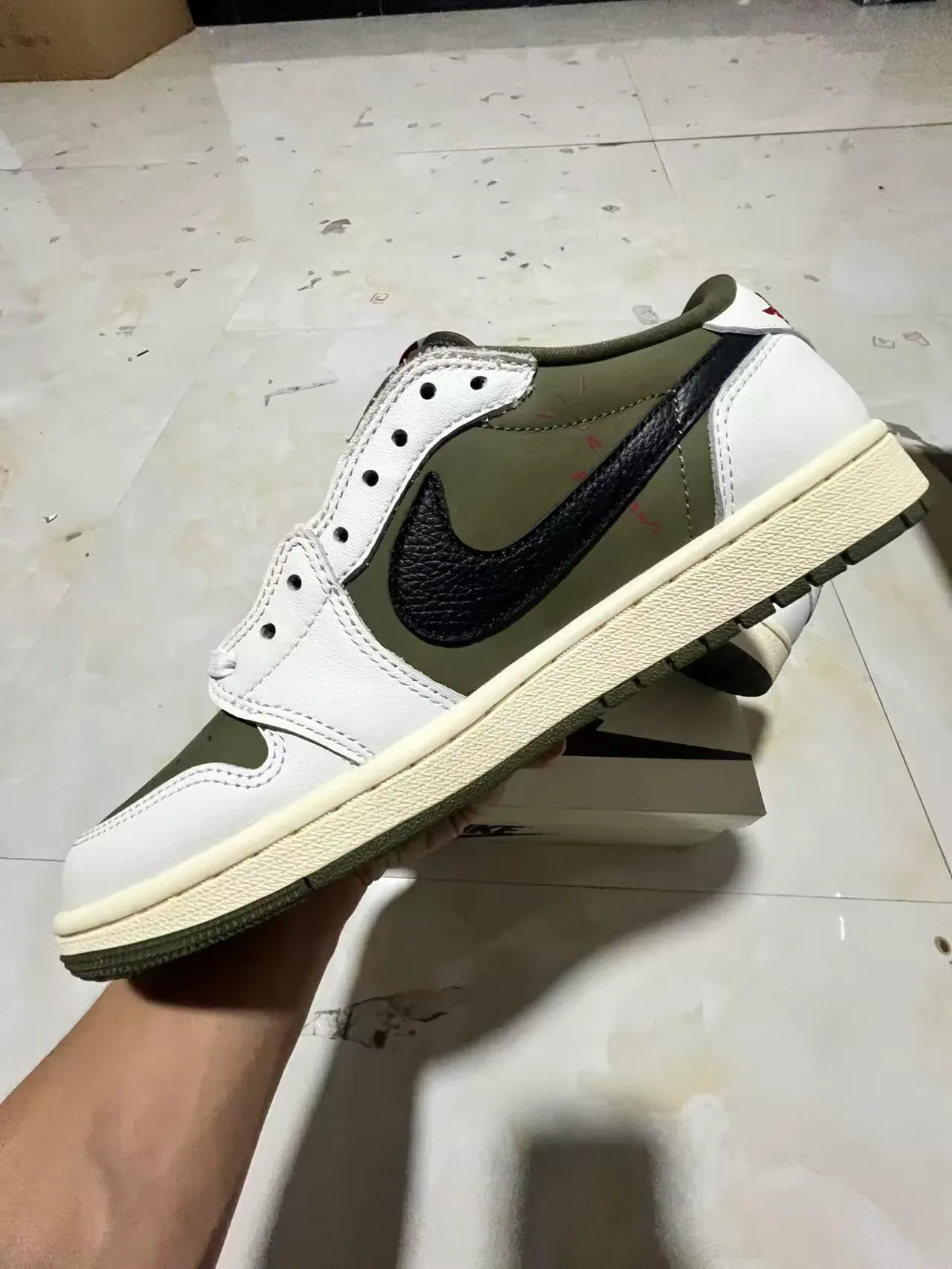 Nike Sneakers Lifestyle de Cuero Layered Blanches et Army Green Low-Top 5