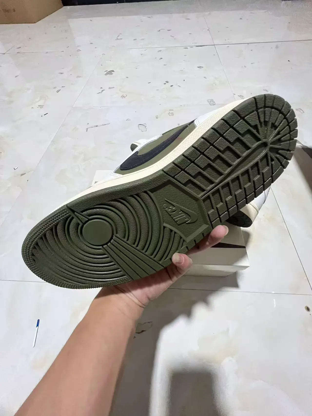 Nike Sneakers Lifestyle de Cuero Layered Blanches et Army Green Low-Top 6
