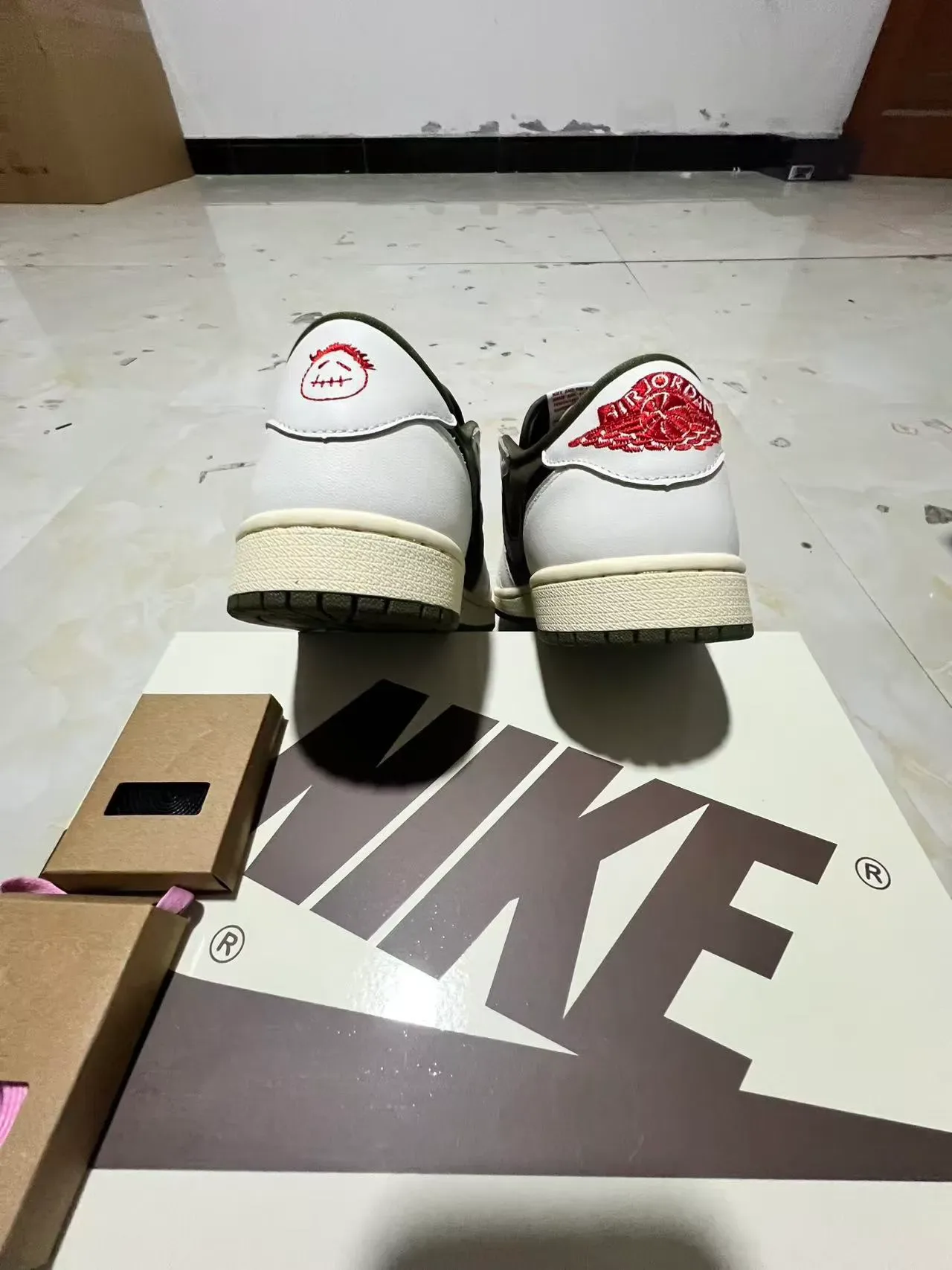 Nike Sneakers Lifestyle de Cuero Layered Blanches et Army Green Low-Top 9