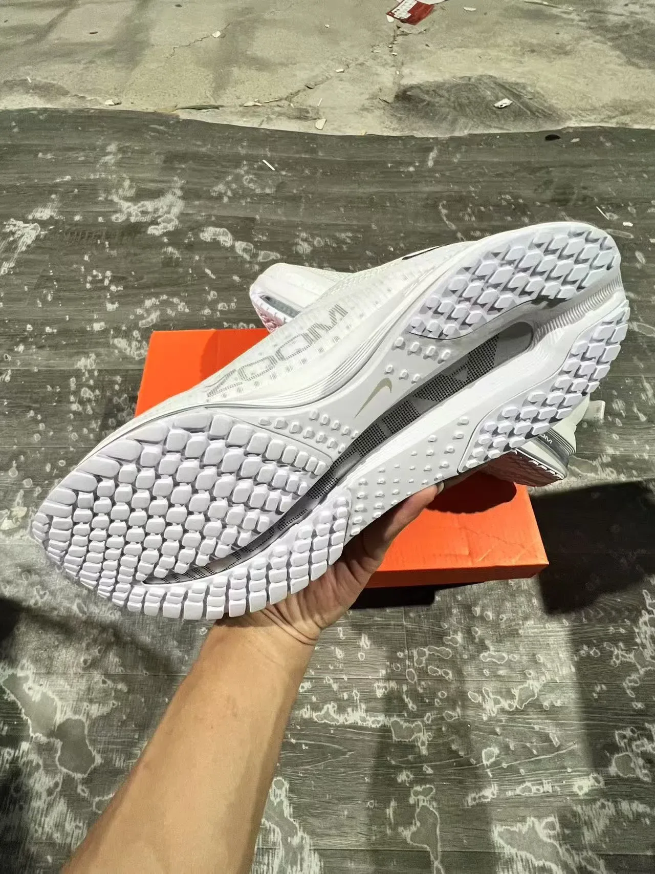 Nike White Black Engineered Mesh Upper Full-Length Air Zoom Unit Lifestyle Sneakers 6