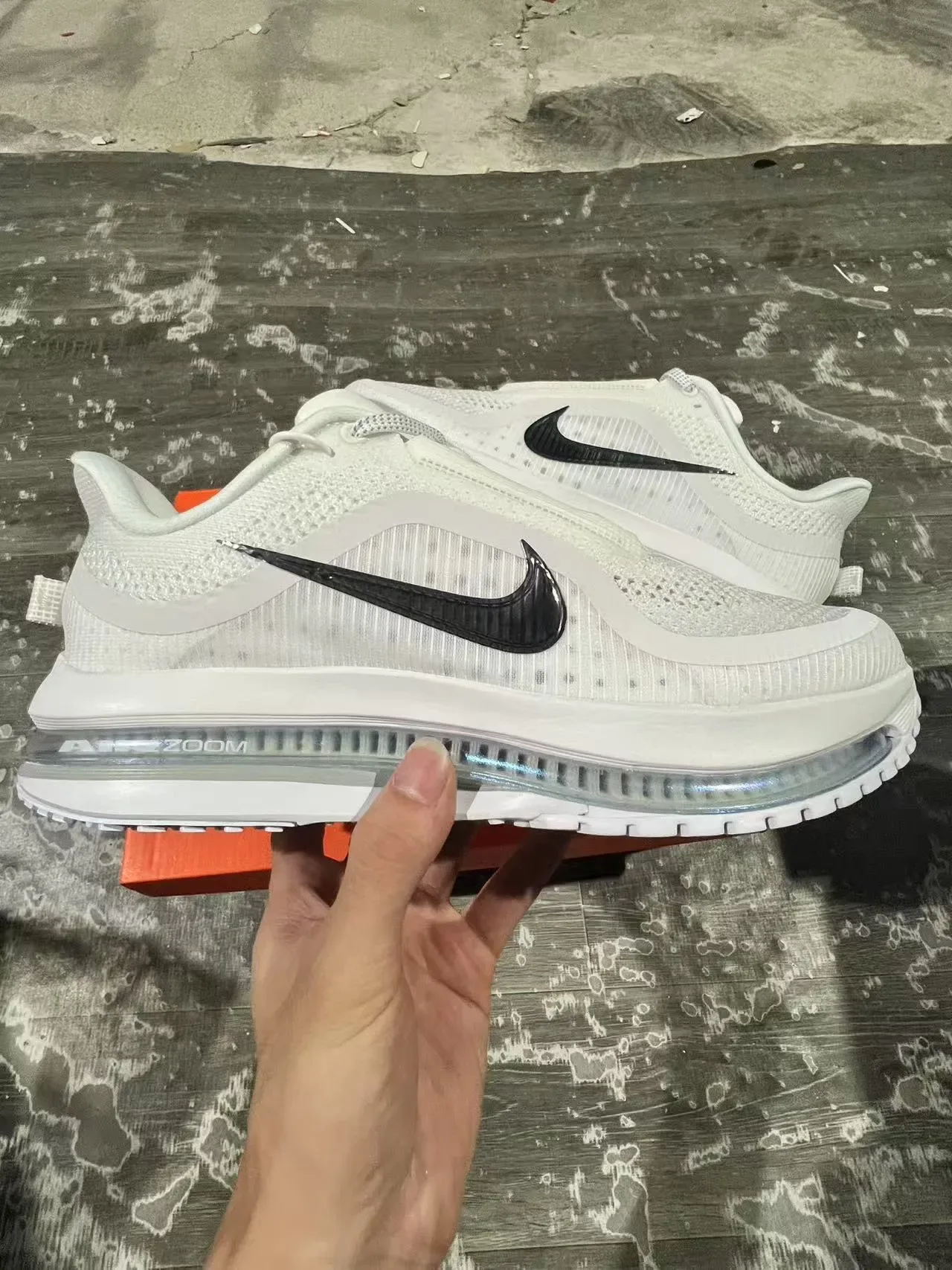 Nike White Black Engineered Mesh Upper Full-Length Air Zoom Unit Lifestyle Sneakers 7