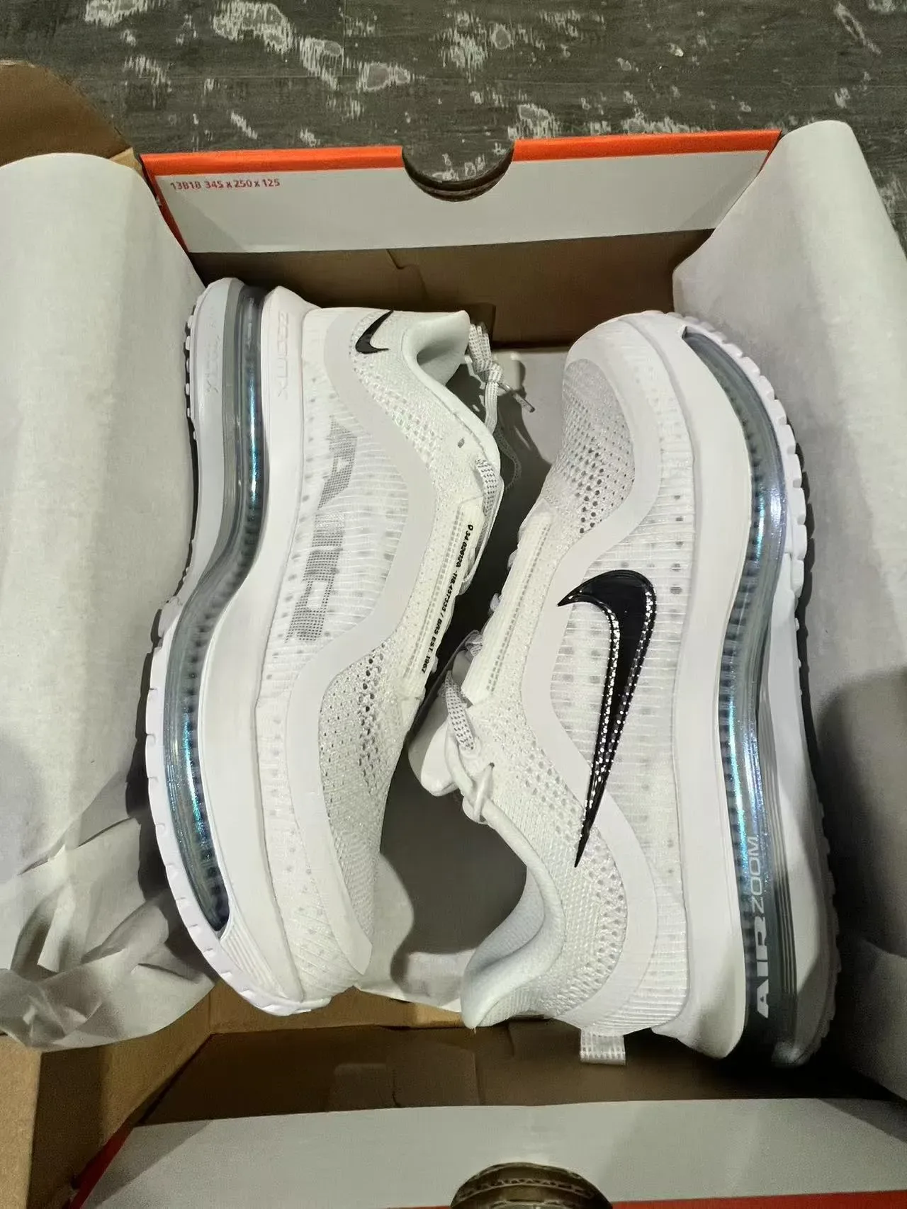 Nike White Black Engineered Mesh Upper Full-Length Air Zoom Unit Lifestyle Sneakers 9