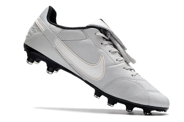 Nike Blanc Noir Bas-Coupé Cuir-Synthétique Hybride Supérieur Terrain Ferme Chaussures de Football 7