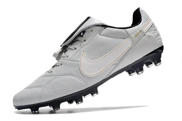 Nike Blanc Noir Bas-Coupé Cuir-Synthétique Hybride Supérieur Terrain Ferme Chaussures de Football 8