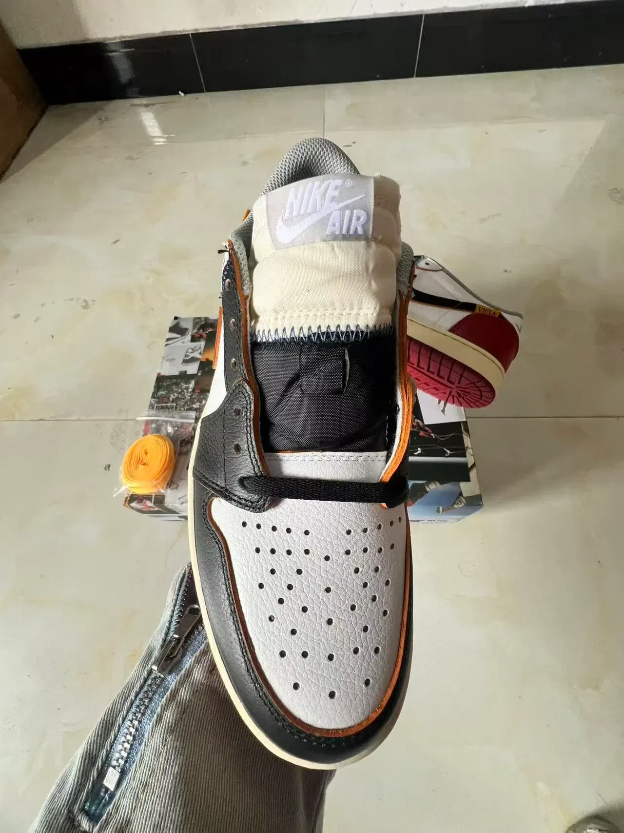 Nike White Black Low-Top Basketball Silhouette Multi-Panel Leather Construction Lifestyle Sneakers 3