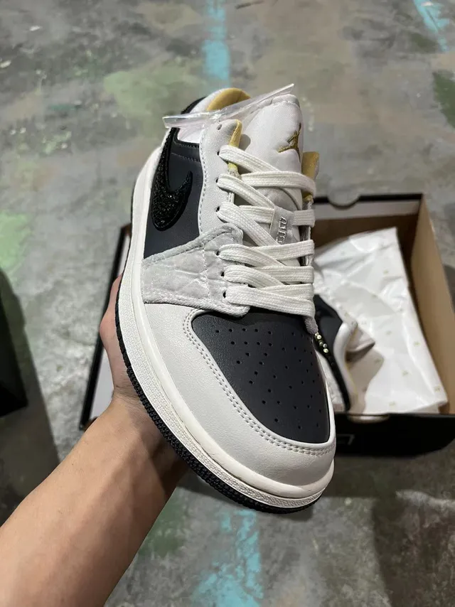 Nike White Black Quilted Satin Upper Crystal-Embellished Swoosh Lifestyle Sneakers 2